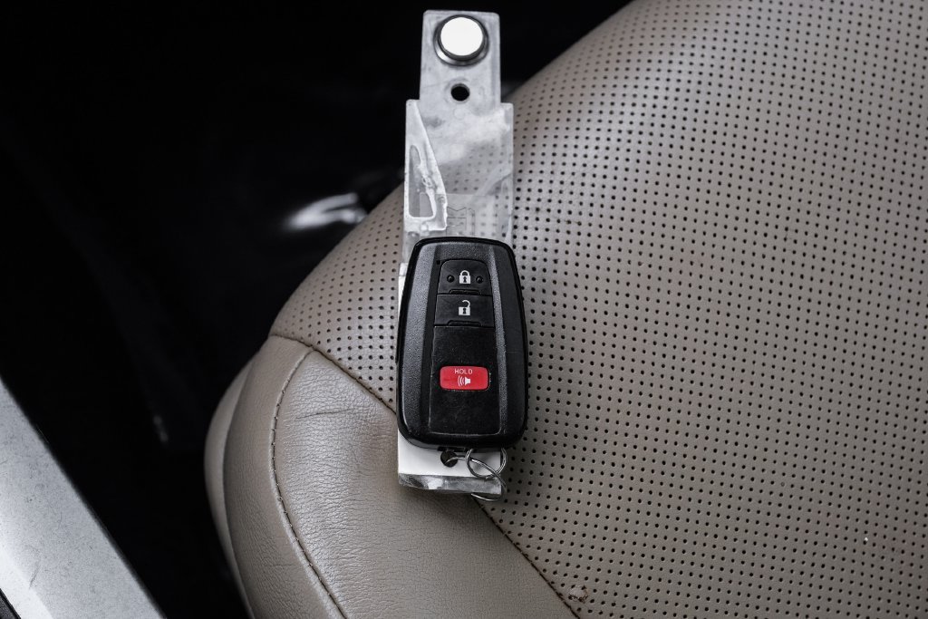 Used 2022 Toyota 4Runner Limited AWD/4WD image 64