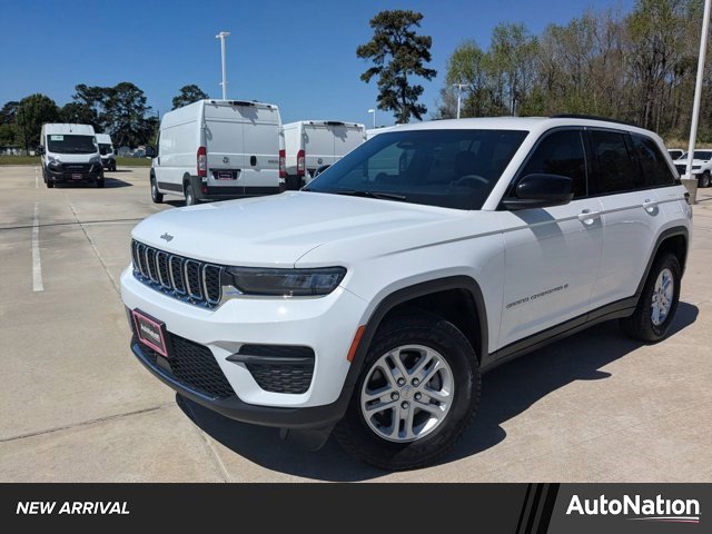 Used 2025 Jeep Grand Cherokee Laredo w/ MOPAR Finishing Package image 1