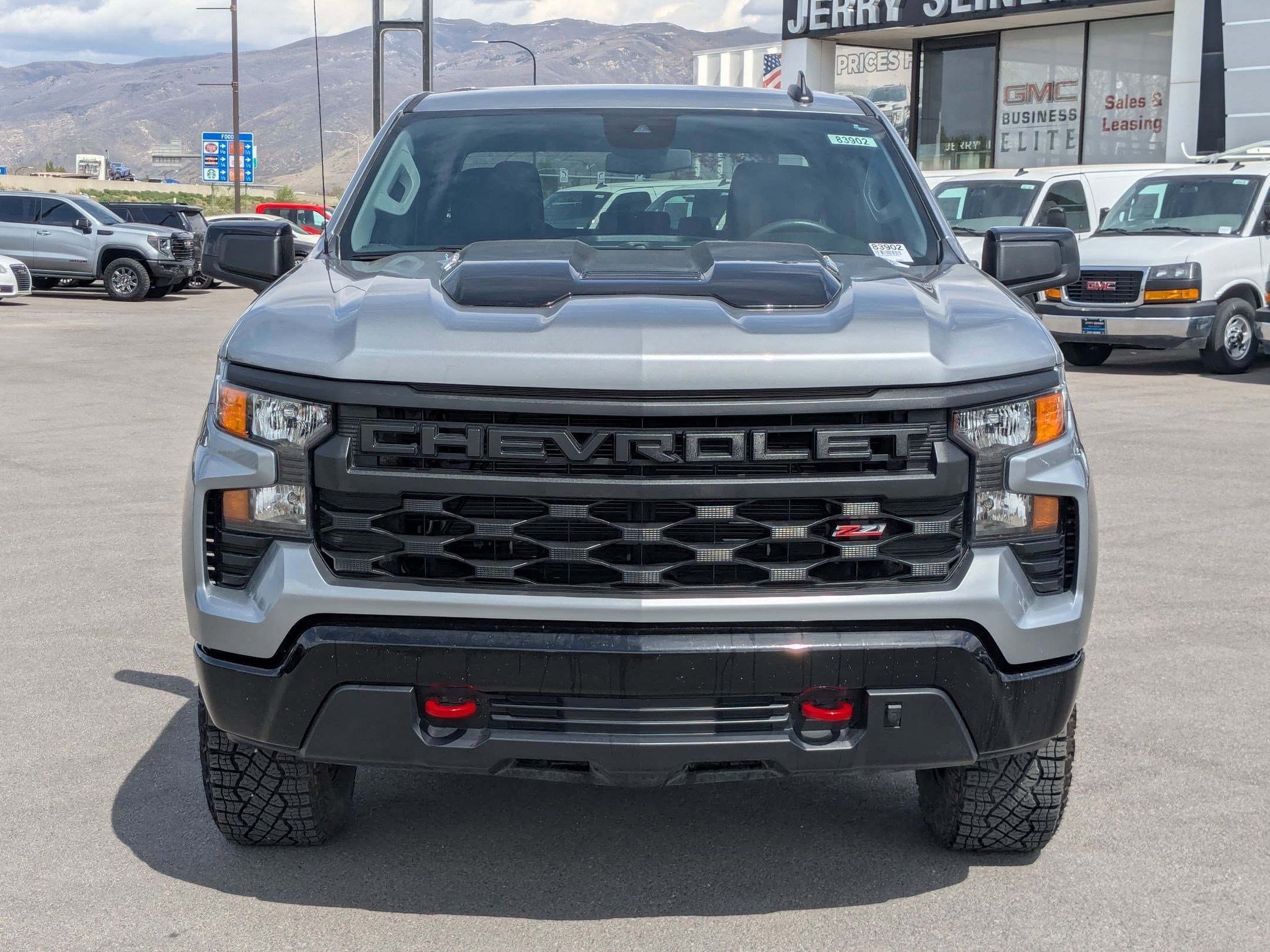 Certified 2025 Chevrolet Silverado 1500 Custom Trail Boss w/ LPO, Dark Essentials Package image 9