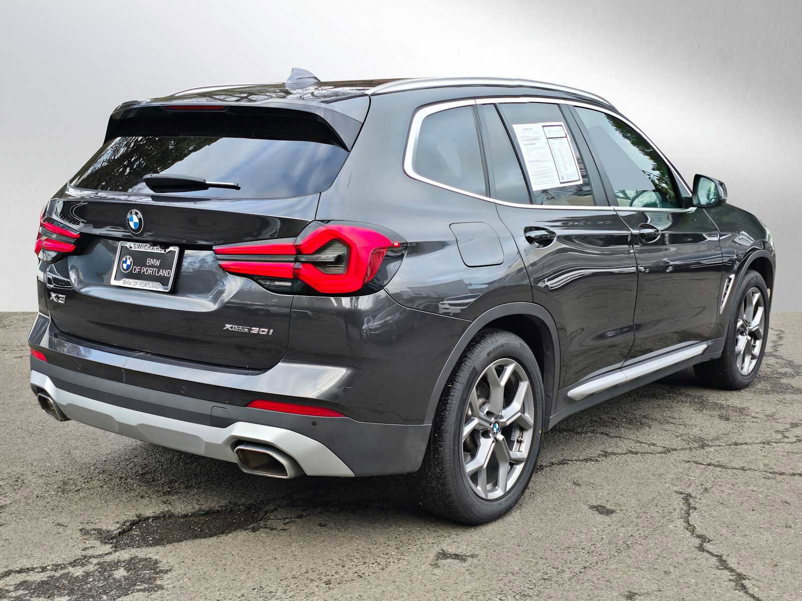 Used 2024 BMW X3 xDrive30i image 3