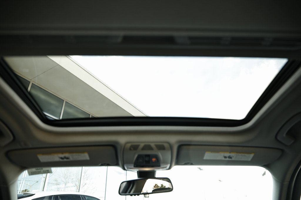 Used 2018 BMW 320i Sedan w/ Convenience Package image 29