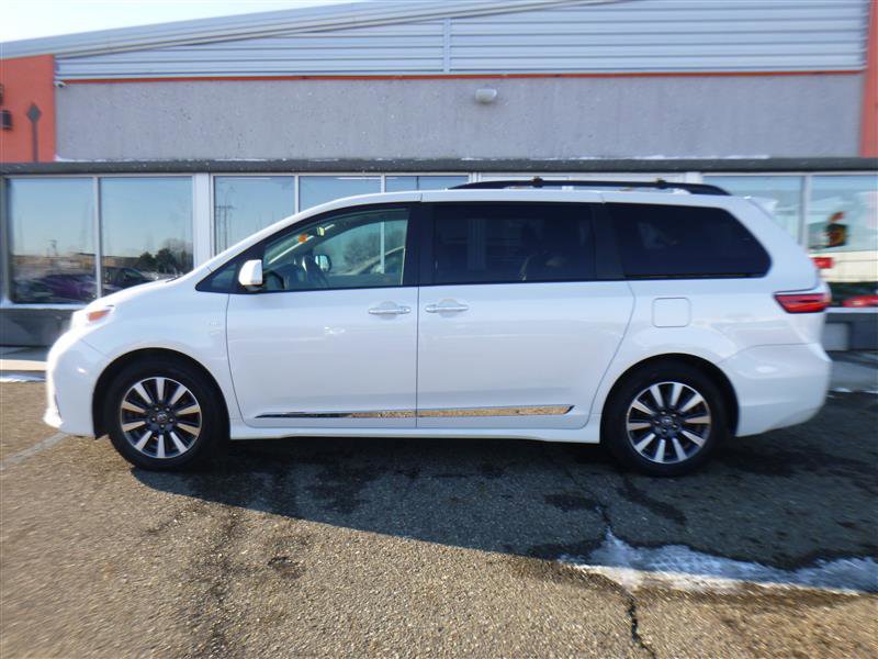 Used 2020 Toyota Sienna XLE Premium AWD/4WD image 2