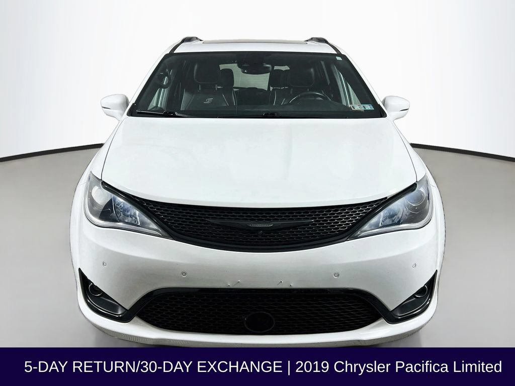 Used 2019 Chrysler Pacifica Limited w/ Advanced Safetytec Group FWD image 3