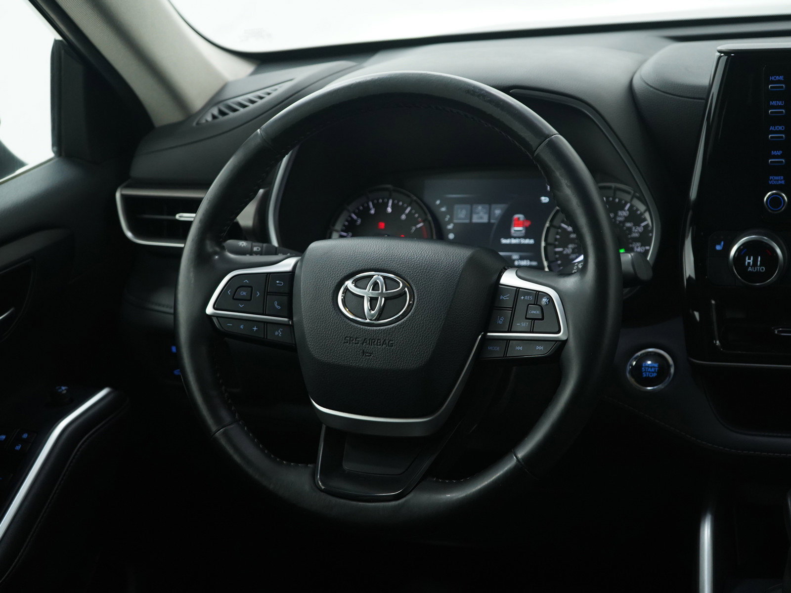 Used 2022 Toyota Highlander XLE image 16