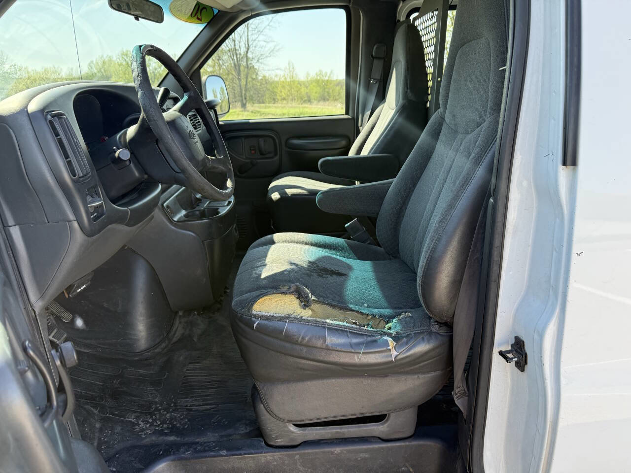 Used 2002 Chevrolet Express 1500 RWD image 6