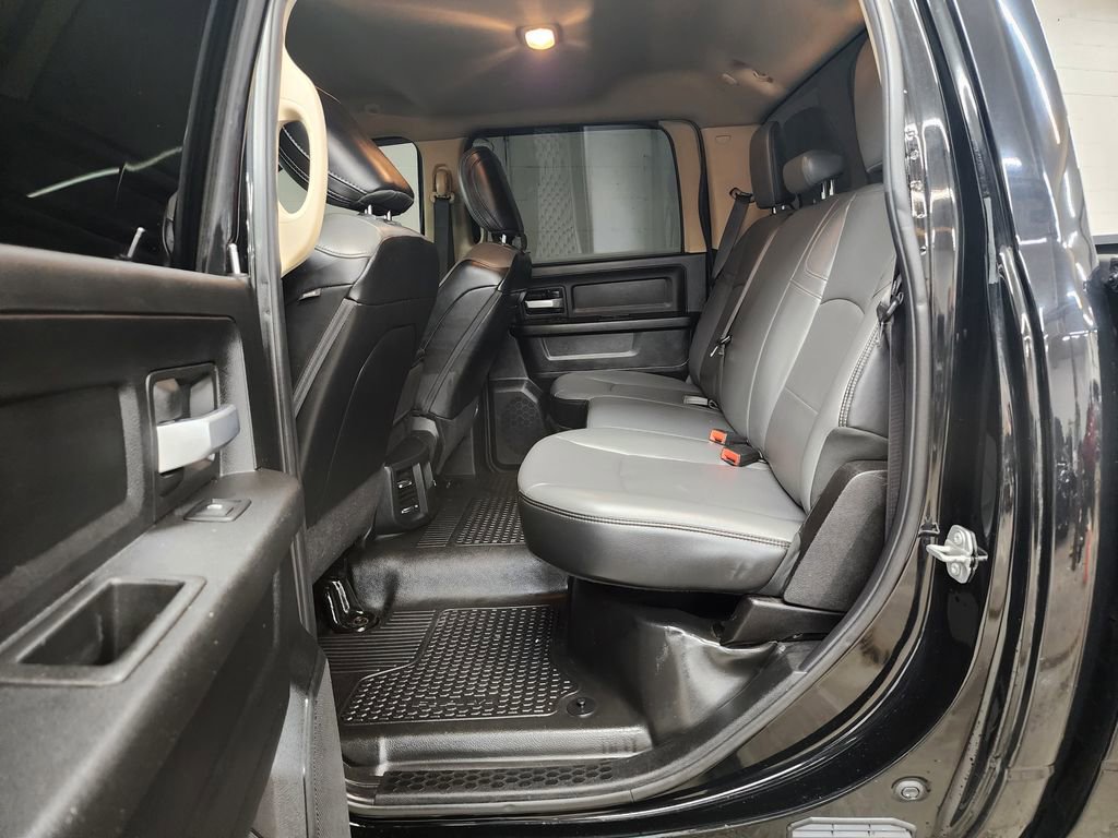 Used 2019 RAM 3500 Tradesman w/ Chrome Appearance Group image 24