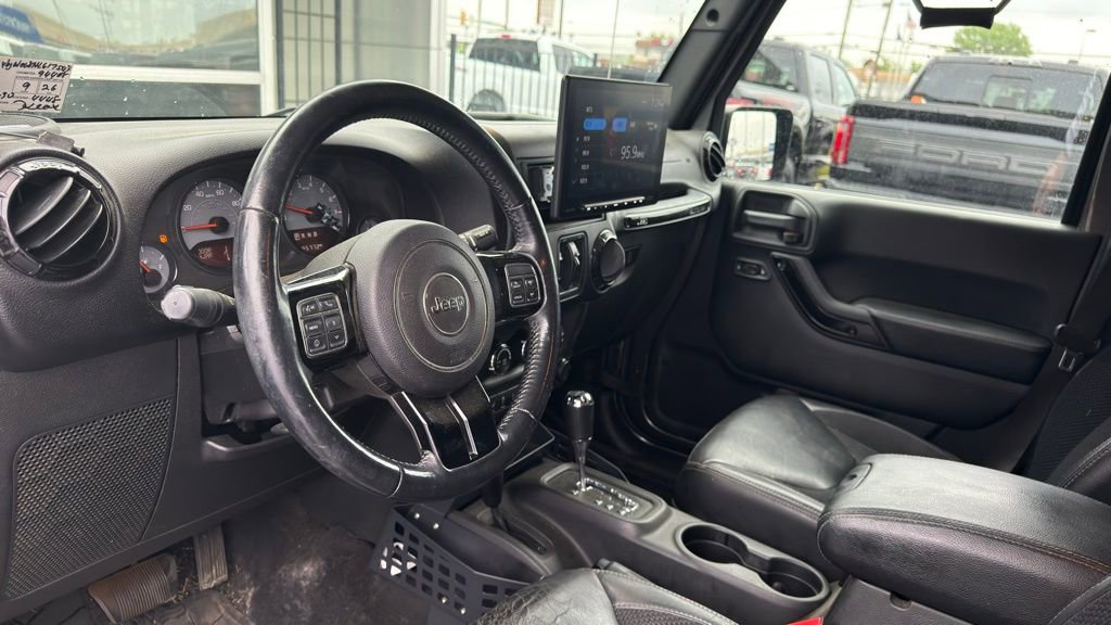 Used 2017 Jeep Wrangler Unlimited Sahara AWD/4WD image 8