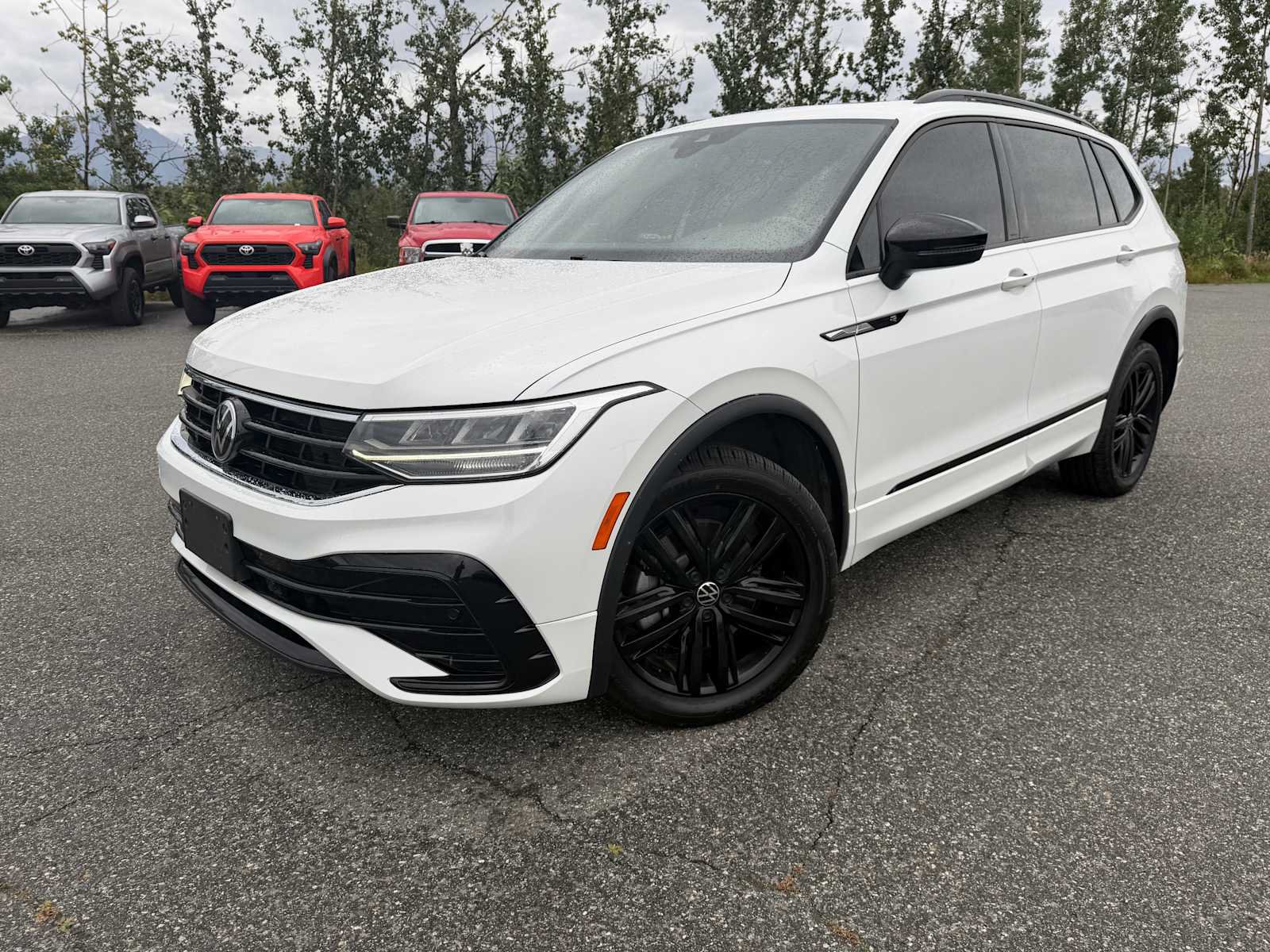 Used 2022 Volkswagen Tiguan SE R-Line