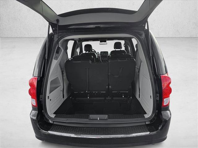 Used 2019 Dodge Grand Caravan SXT image 8