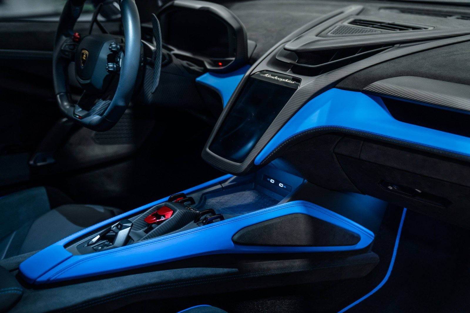 Used 2025 Lamborghini Revuelto image 16