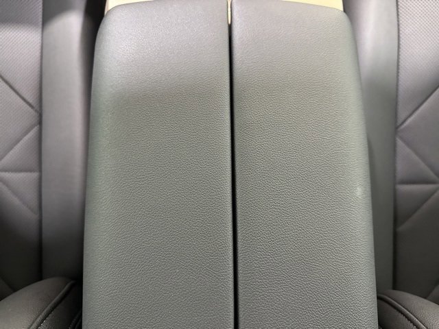 Used 2025 BMW iX xDrive50 w/ Sport Package image 40