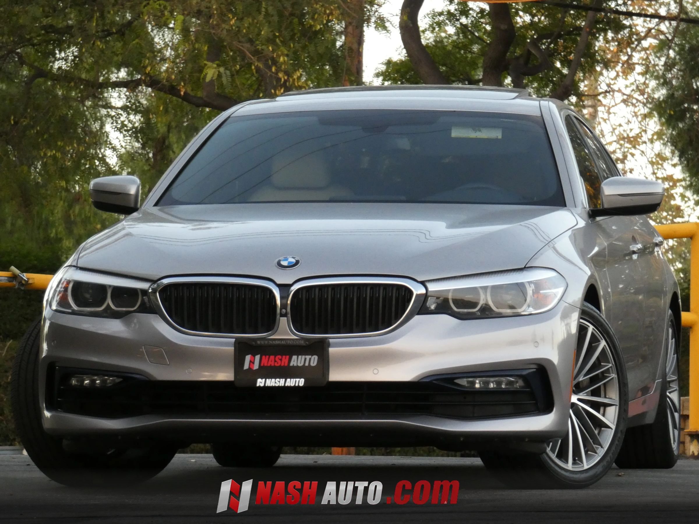 Used 2018 BMW 540i RWD image 2