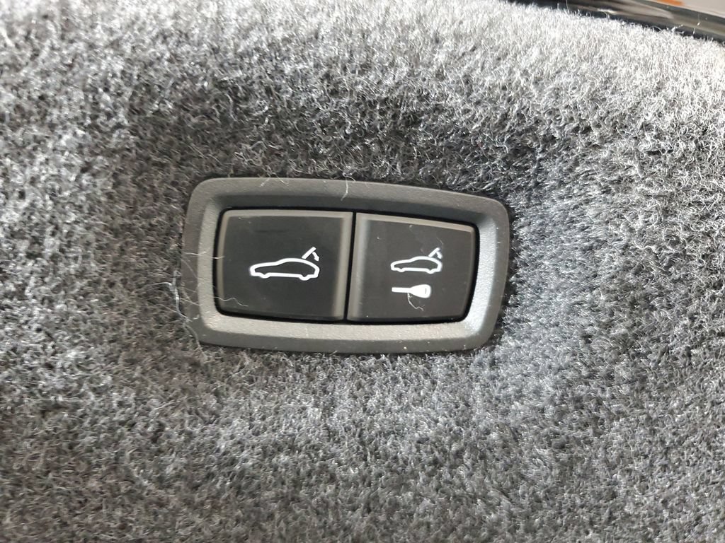 Used 2023 Audi e-tron GT Premium Plus AWD/4WD image 9