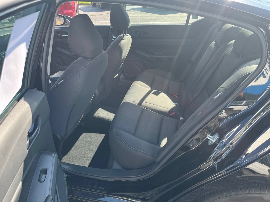 Used 2024 Nissan Altima 2.5 SV FWD image 41