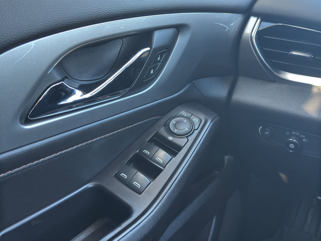 Used 2020 Chevrolet Traverse RS image 25