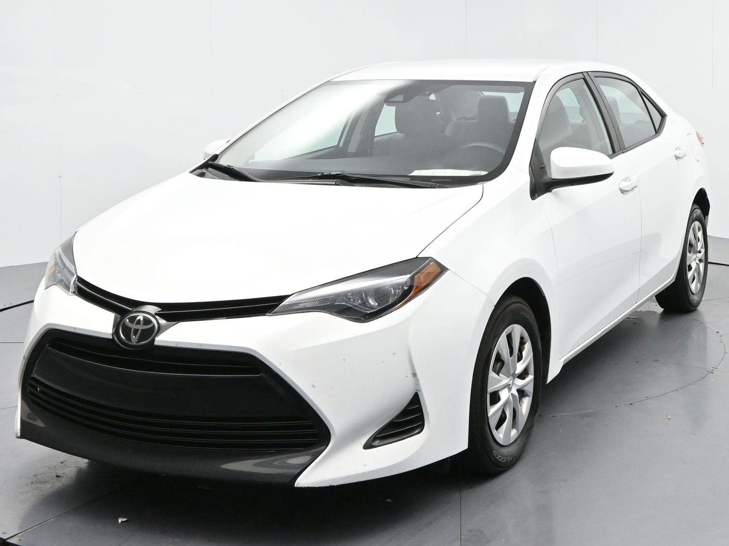 Used 2018 Toyota Corolla L FWD image 3