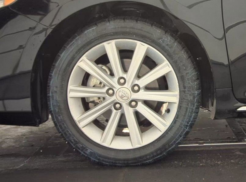 Used 2012 Toyota Camry XLE w/ Convenience Pkg image 24