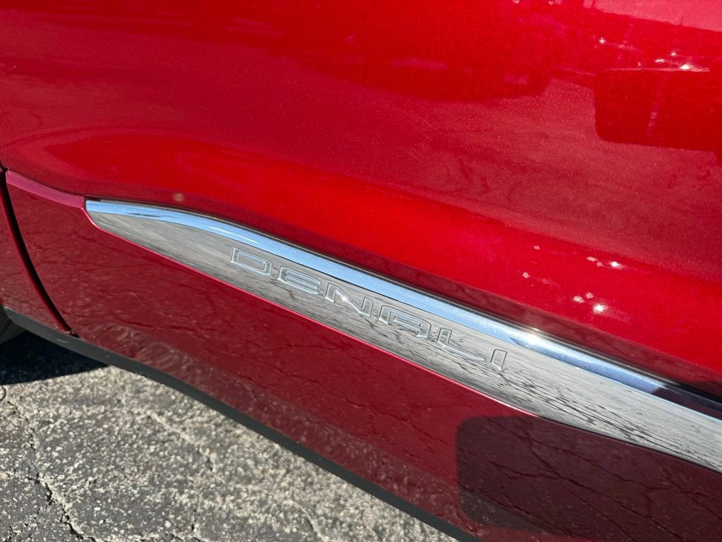 Used 2021 GMC Acadia Denali FWD image 10