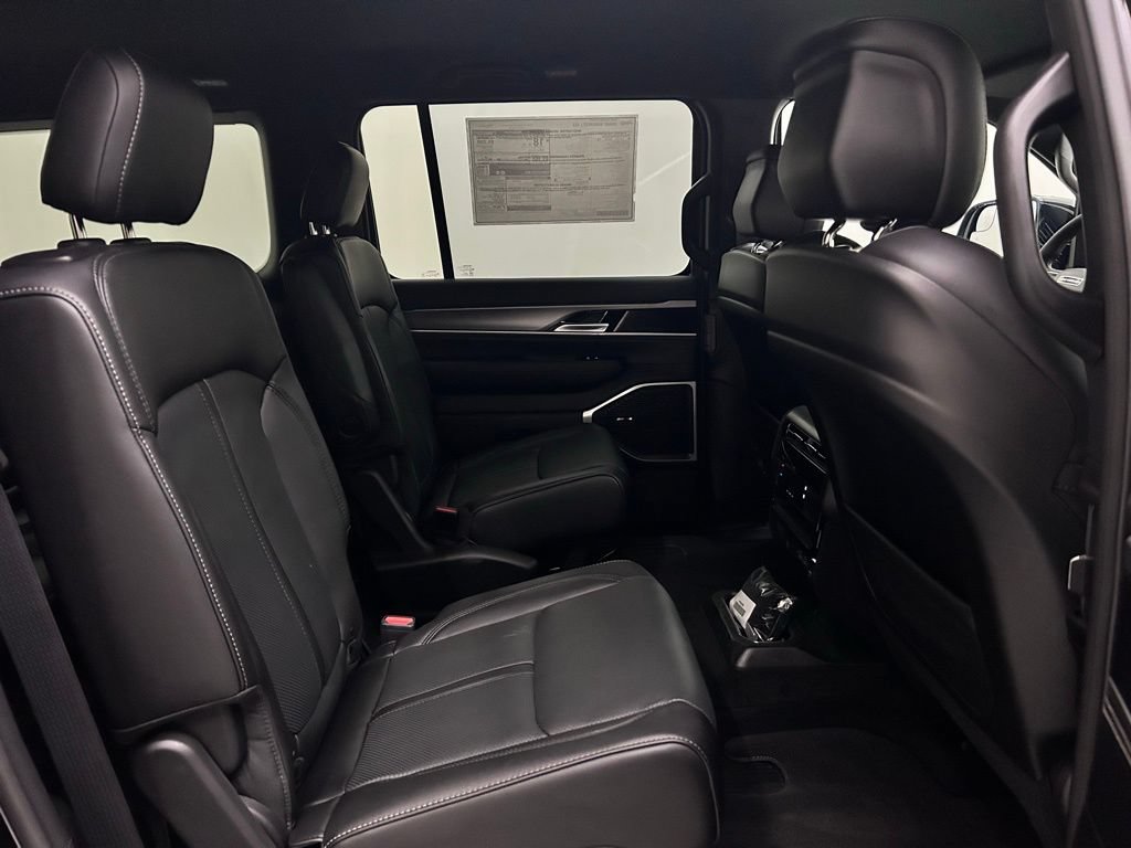 New 2026 Jeep Grand Wagoneer L 4WD image 15