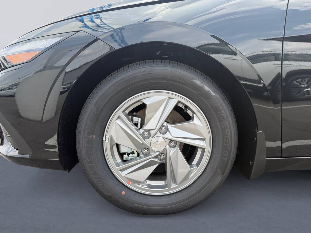 New 2026 Hyundai Elantra SE FWD image 6