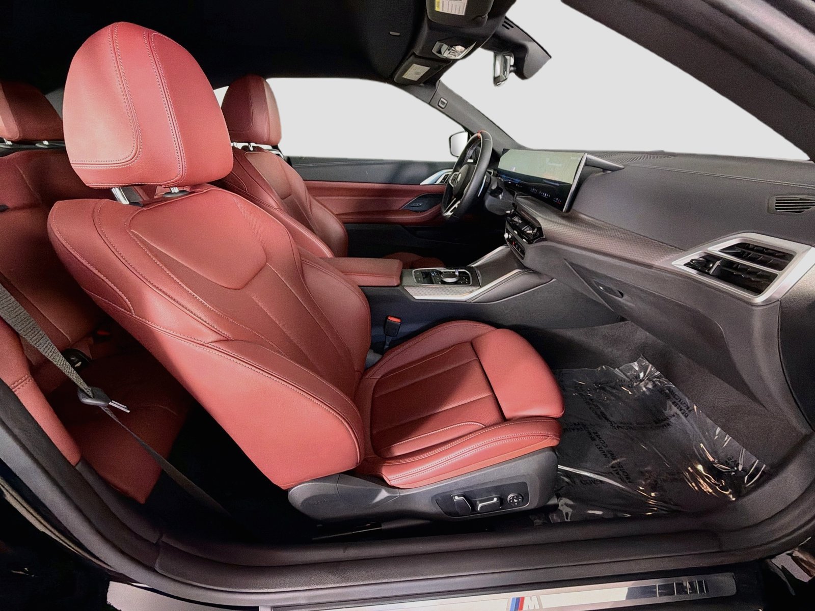 Certified 2025 BMW M440i Convertible w/ Shadowloine Package RWD image 27