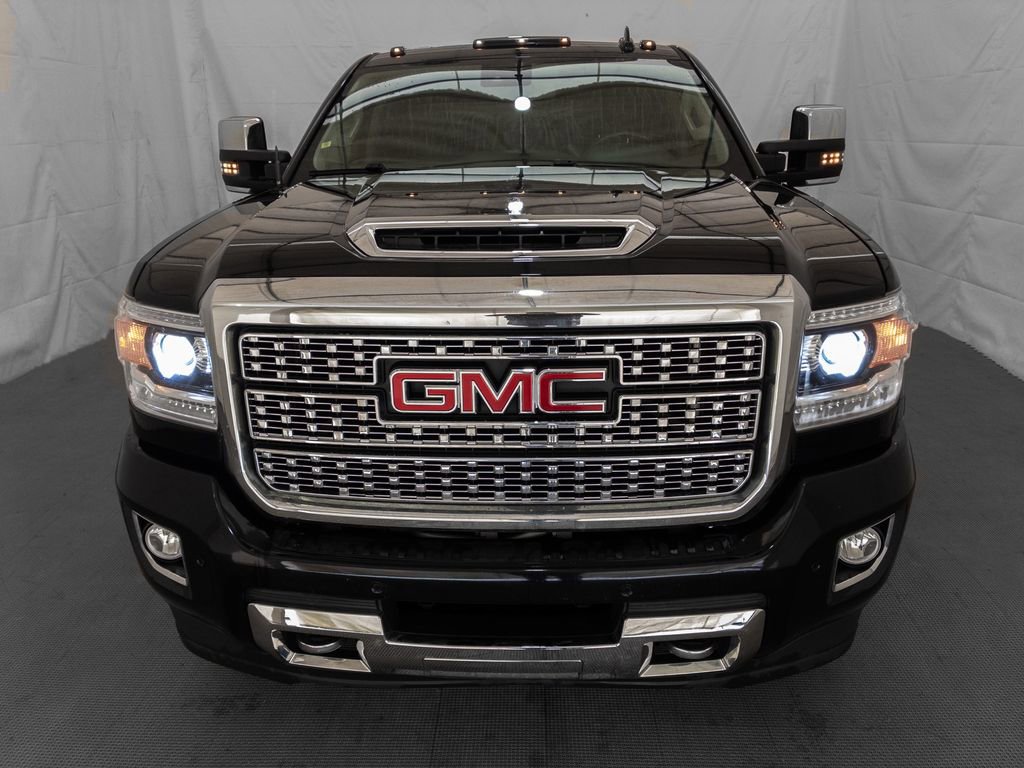 Used 2019 GMC Sierra 2500 Denali w/ Duramax Plus Package image 2