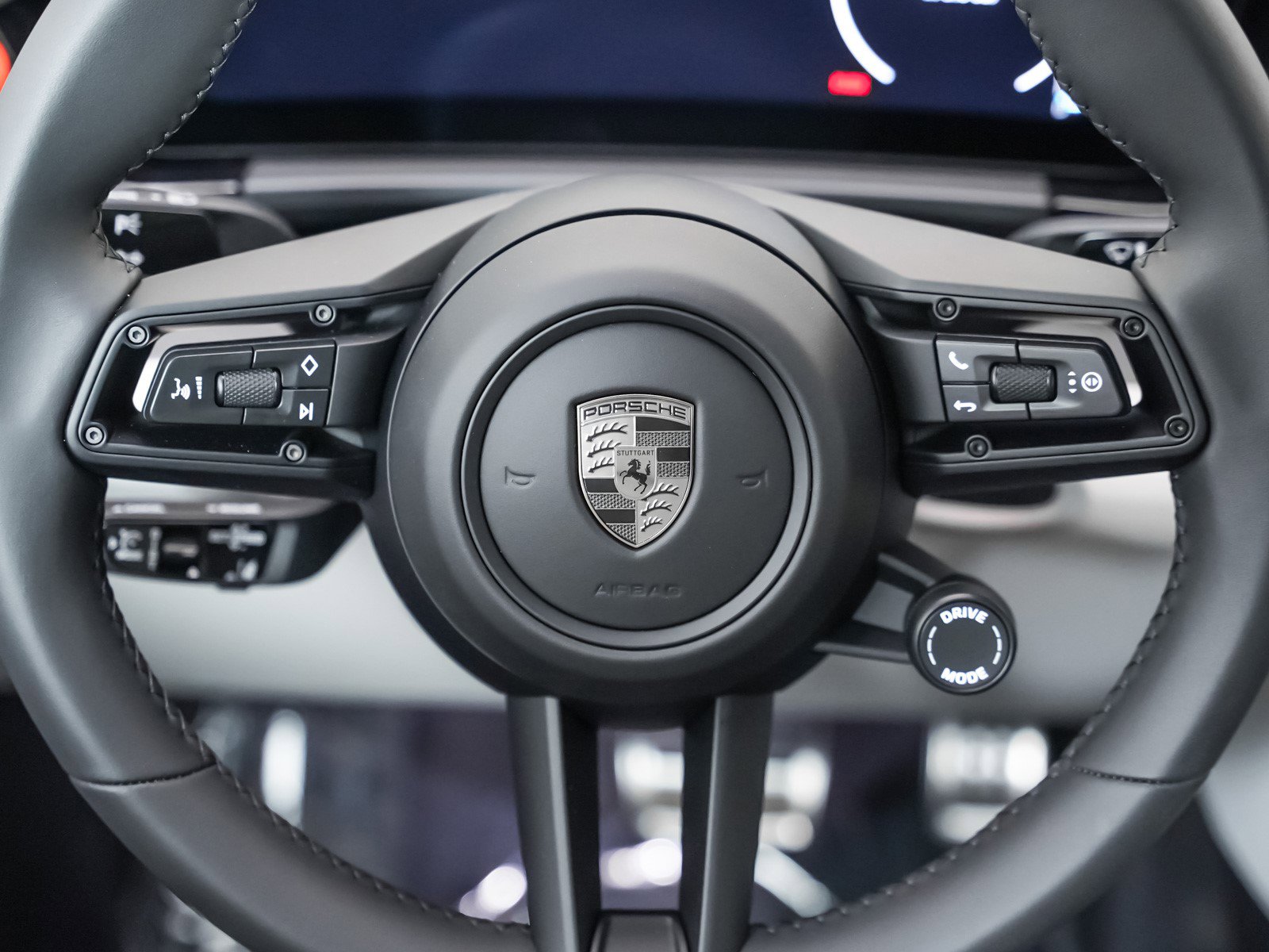 Used 2025 Porsche Macan Turbo Electric image 16