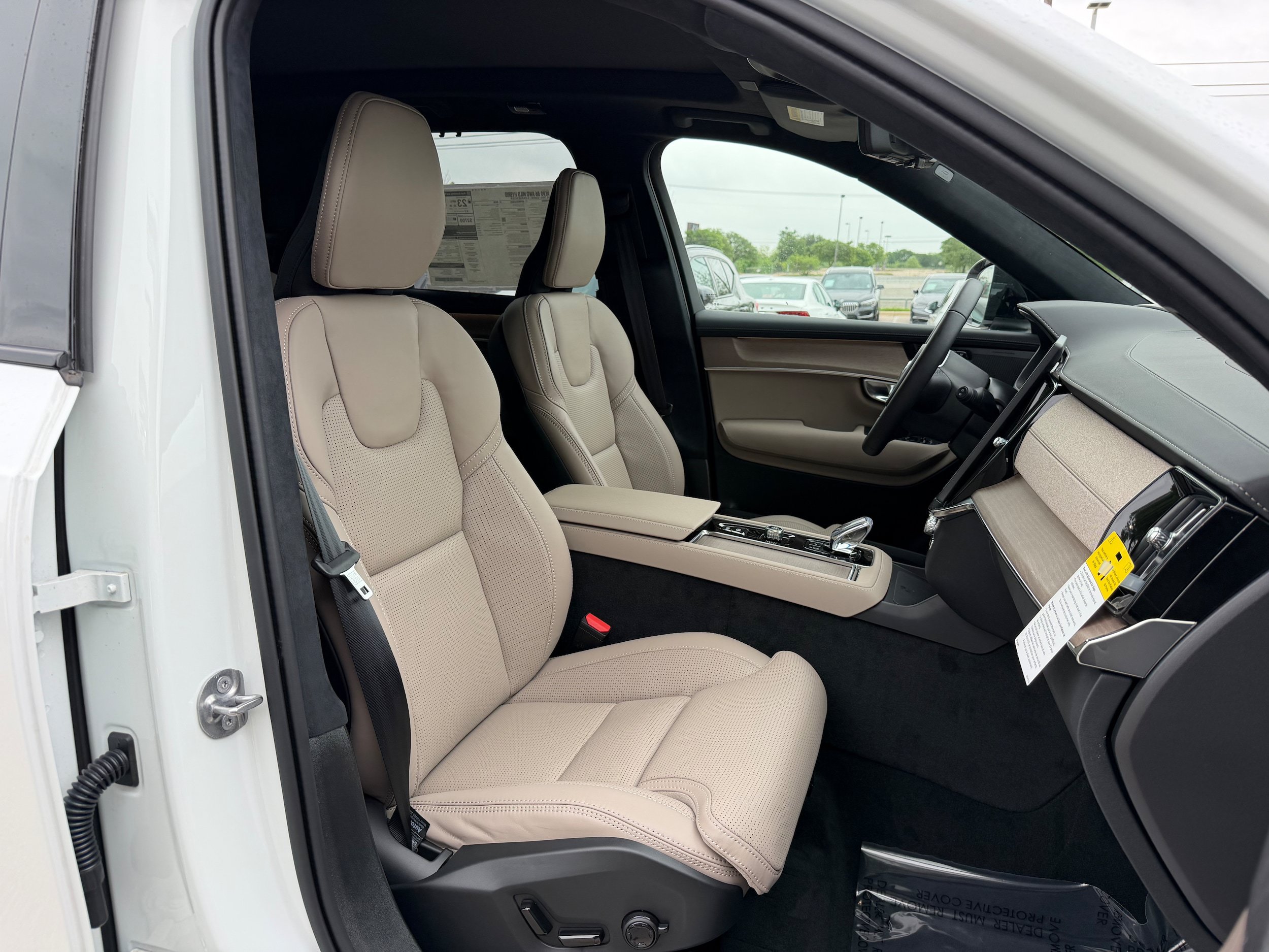 New 2026 Volvo XC90 B6 Ultra w/ Lounge Package AWD/4WD image 8