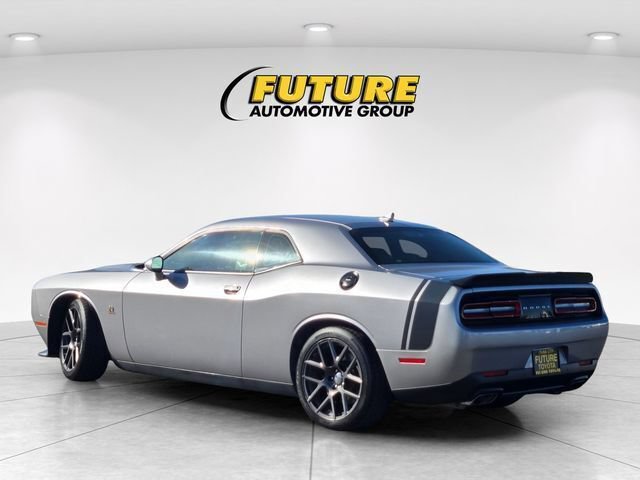 Used 2016 Dodge Challenger R/T Scat Pack w/ Leather Interior Group RWD image 7