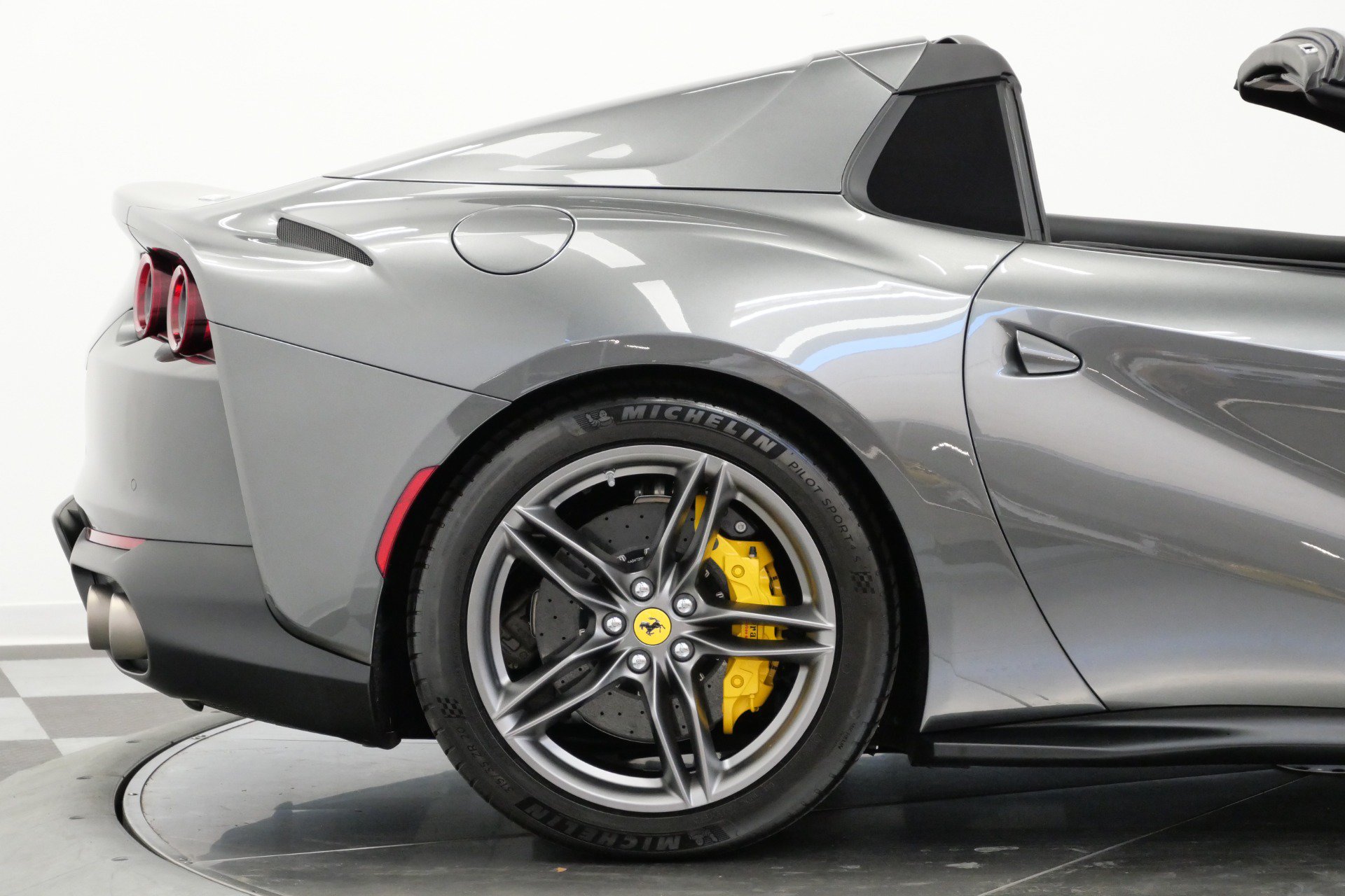 Used 2021 Ferrari 812 GTS RWD image 53