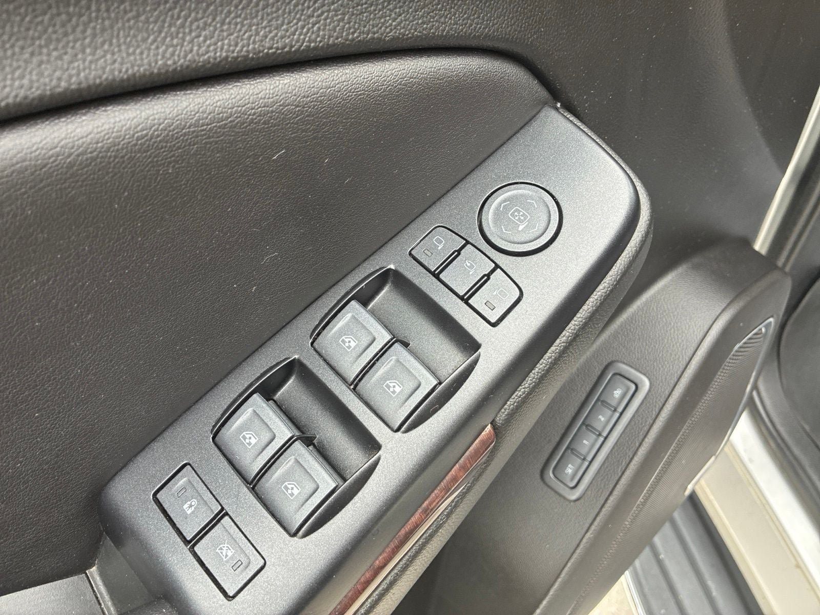 Used 2019 GMC Yukon XL SLT AWD/4WD image 15
