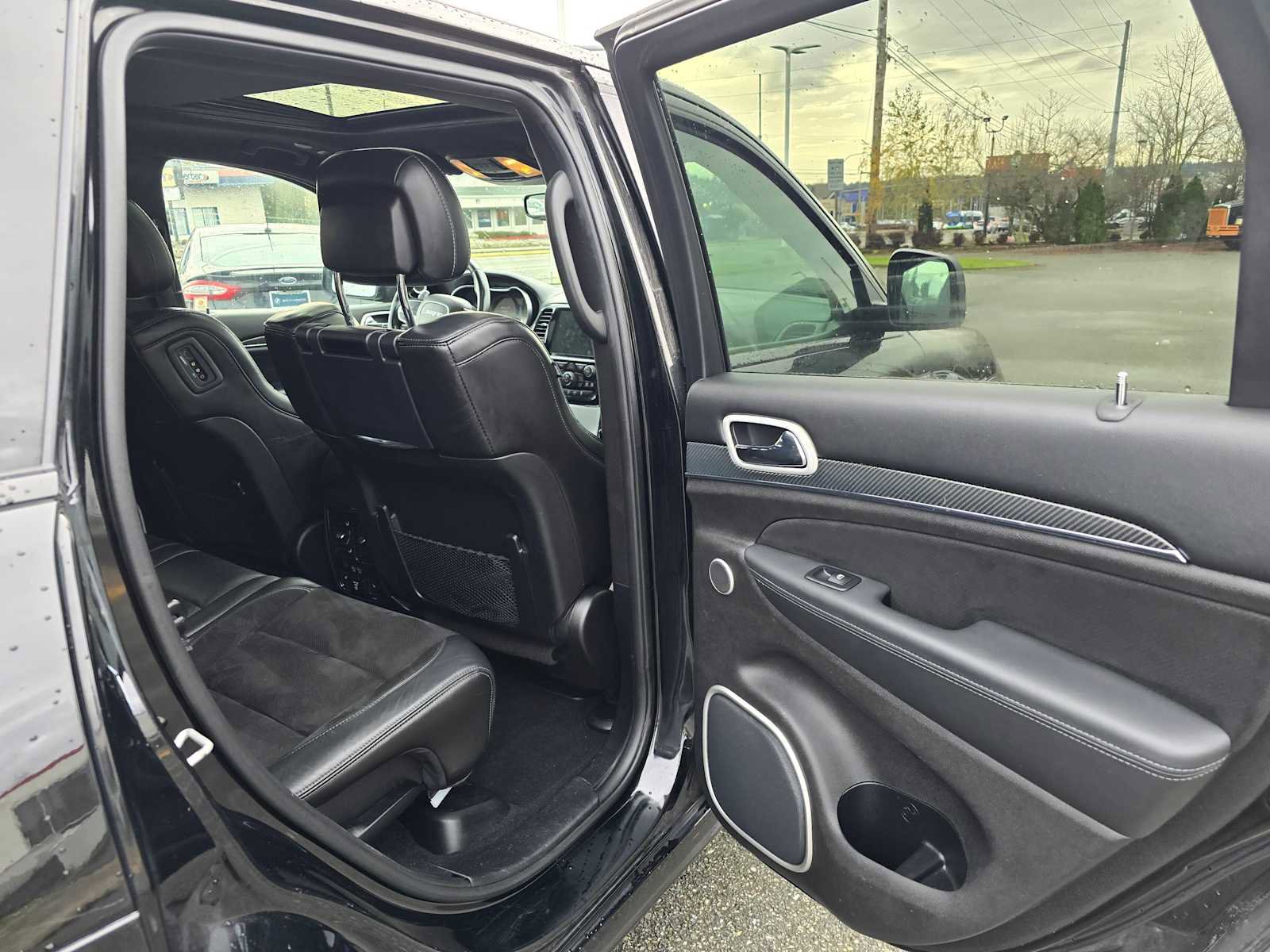 Used 2019 Jeep Grand Cherokee SRT image 12