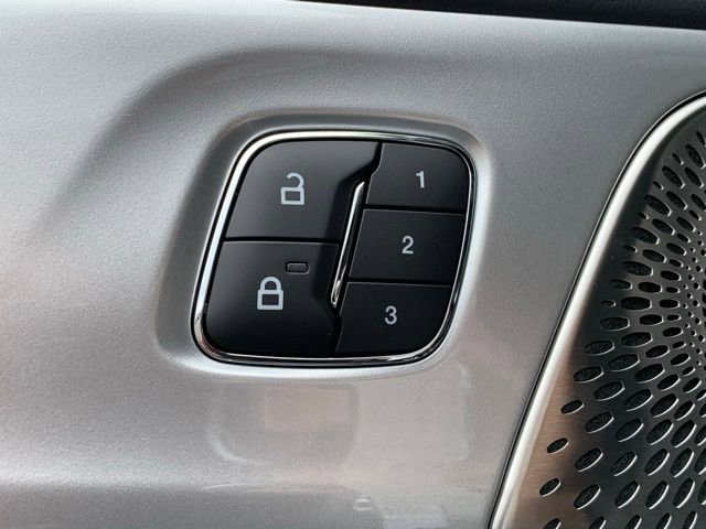 New 2025 Lincoln Nautilus Reserve image 16