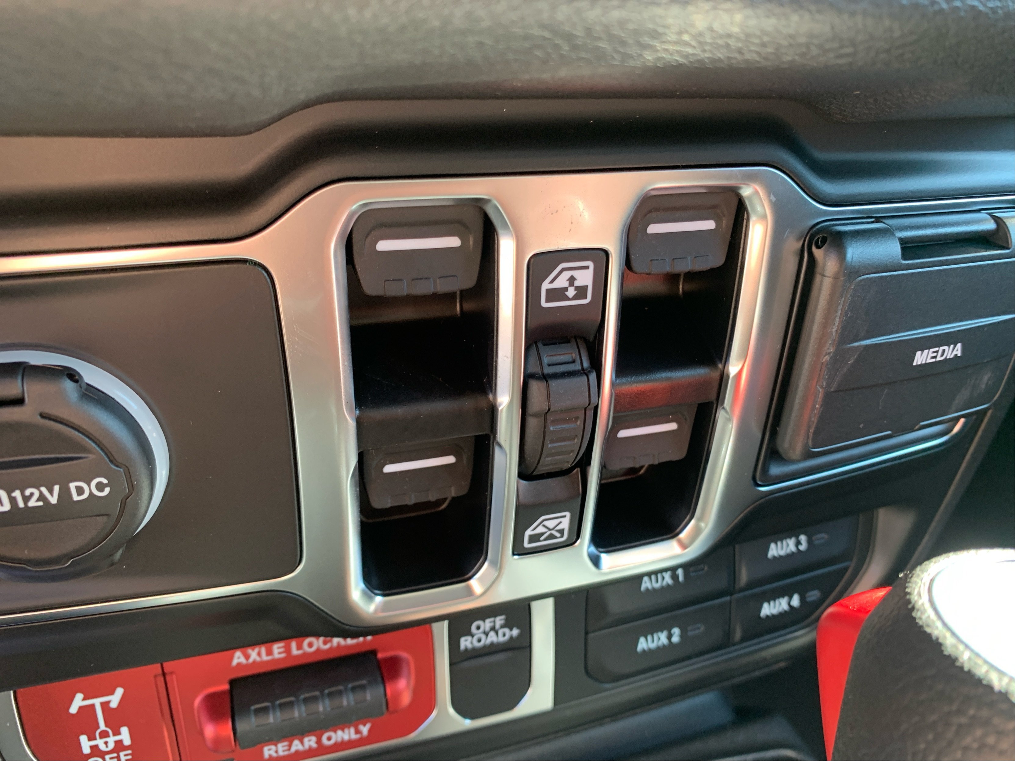 New 2026 Jeep Gladiator Sport AWD/4WD image 28
