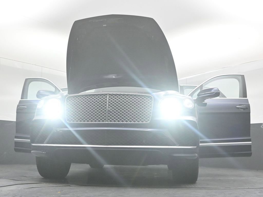 Used 2021 Bentley Bentayga image 52