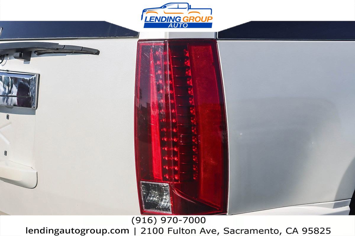 Used 2007 Cadillac Escalade AWD w/ Information Package image 8