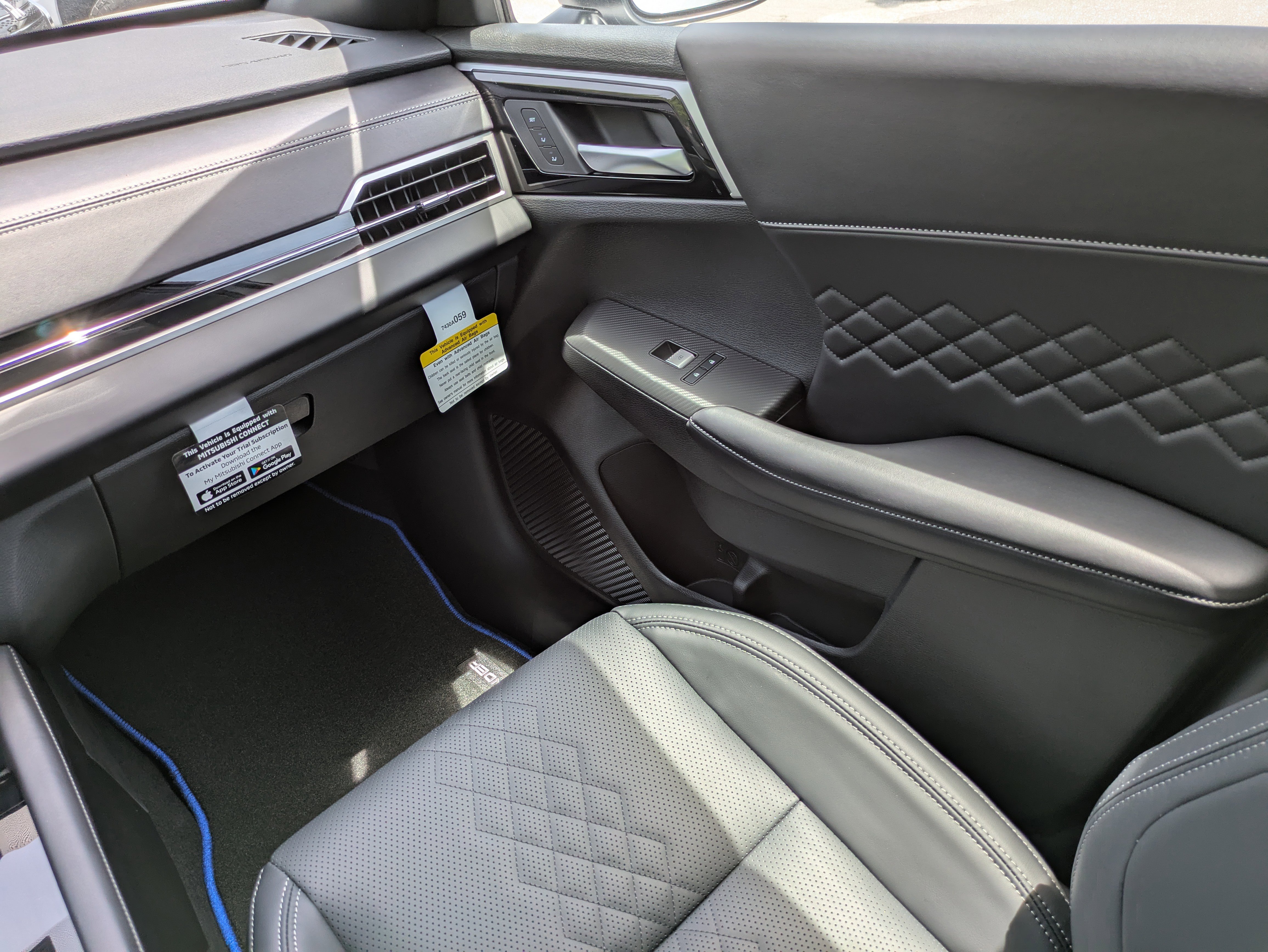 New 2025 Mitsubishi Outlander SEL Black Edition image 16