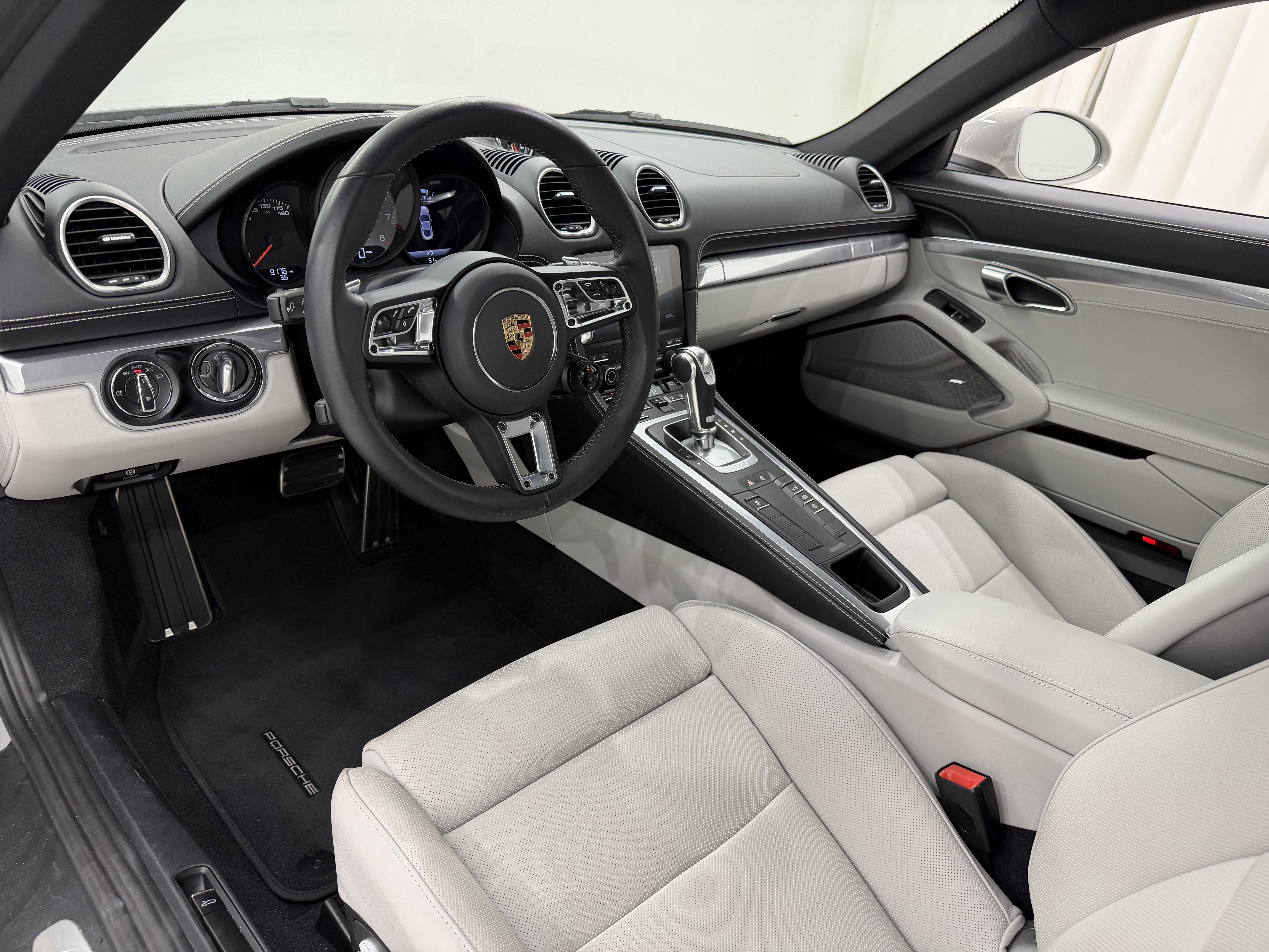 Certified 2025 Porsche 718 Cayman S RWD image 4