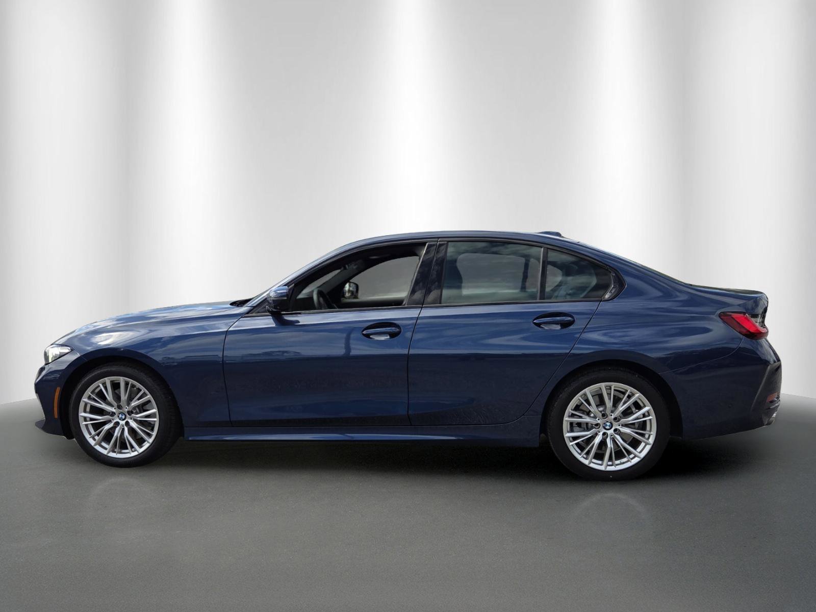 Used 2023 BMW 330i Sedan w/ Premium Package RWD image 4