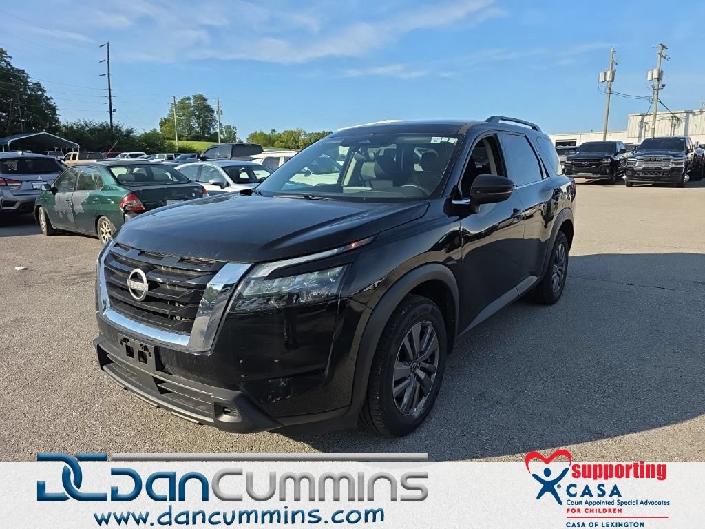 Used 2025 Nissan Pathfinder SV AWD/4WD image 1