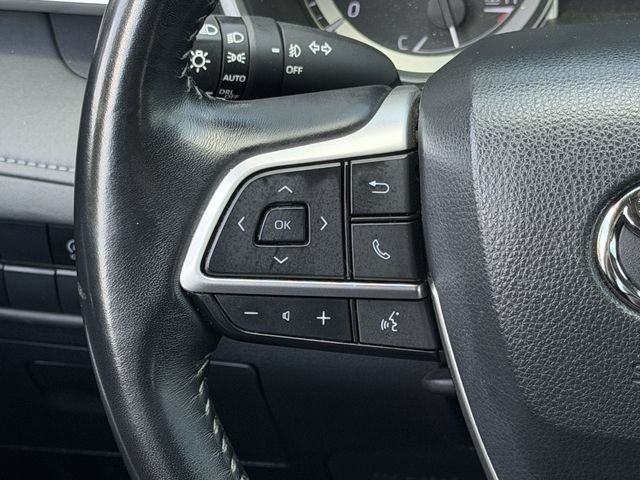 Used 2023 Toyota Highlander XLE FWD image 12