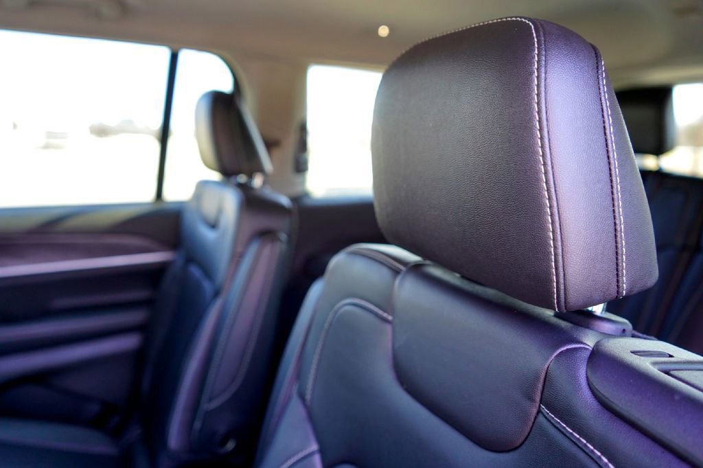 Used 2023 Jeep Grand Cherokee L Limited image 23