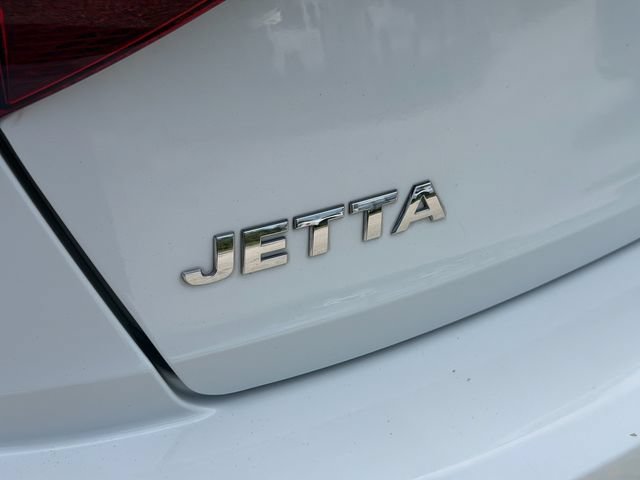 Used 2019 Volkswagen Jetta SEL w/ Cold Weather Package FWD image 12