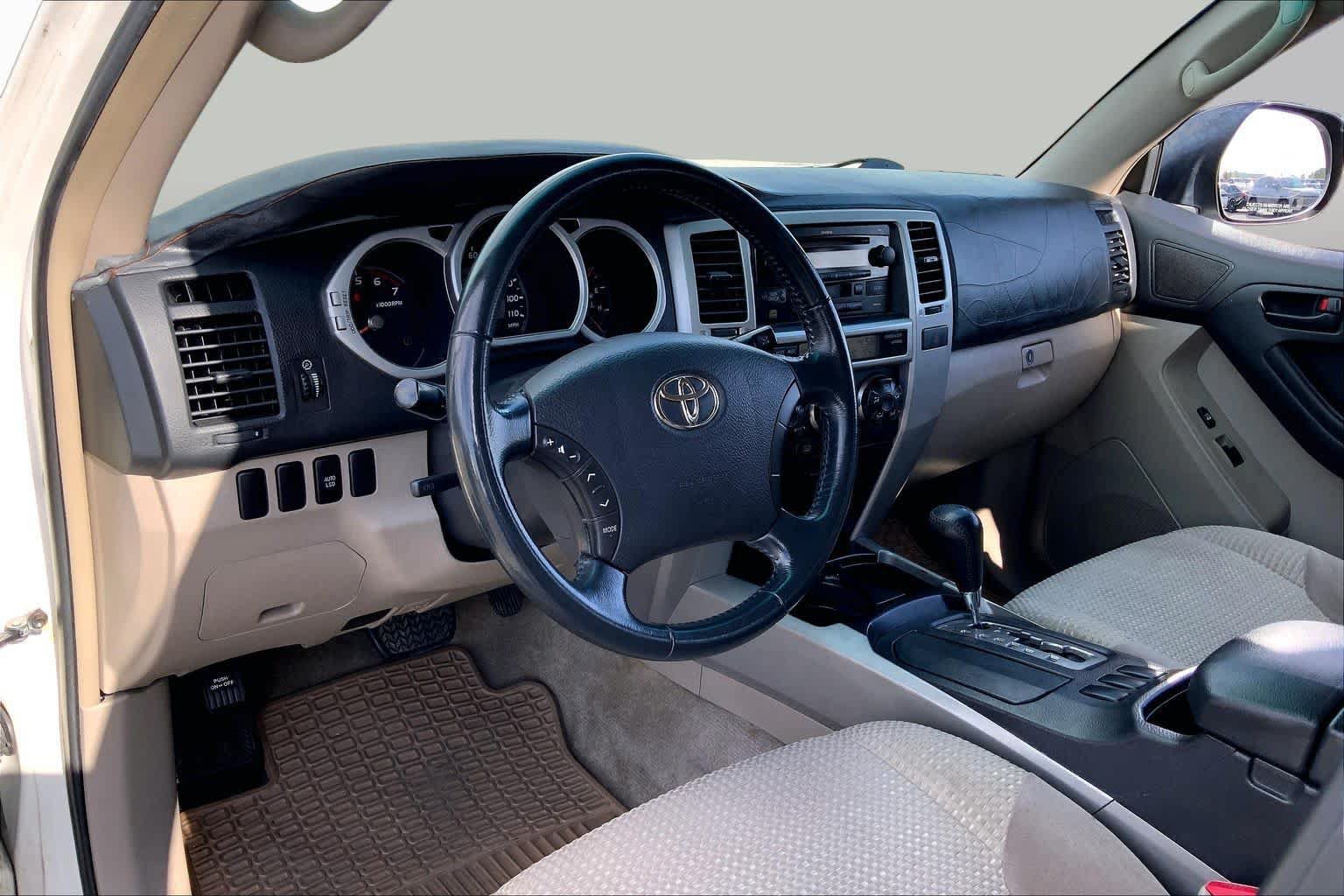 Used 2005 Toyota 4Runner SR5 RWD image 16