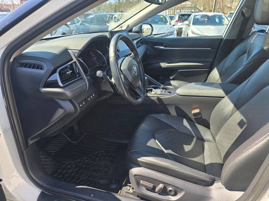 Used 2024 Toyota Camry XSE w/ Navigation Package image 16
