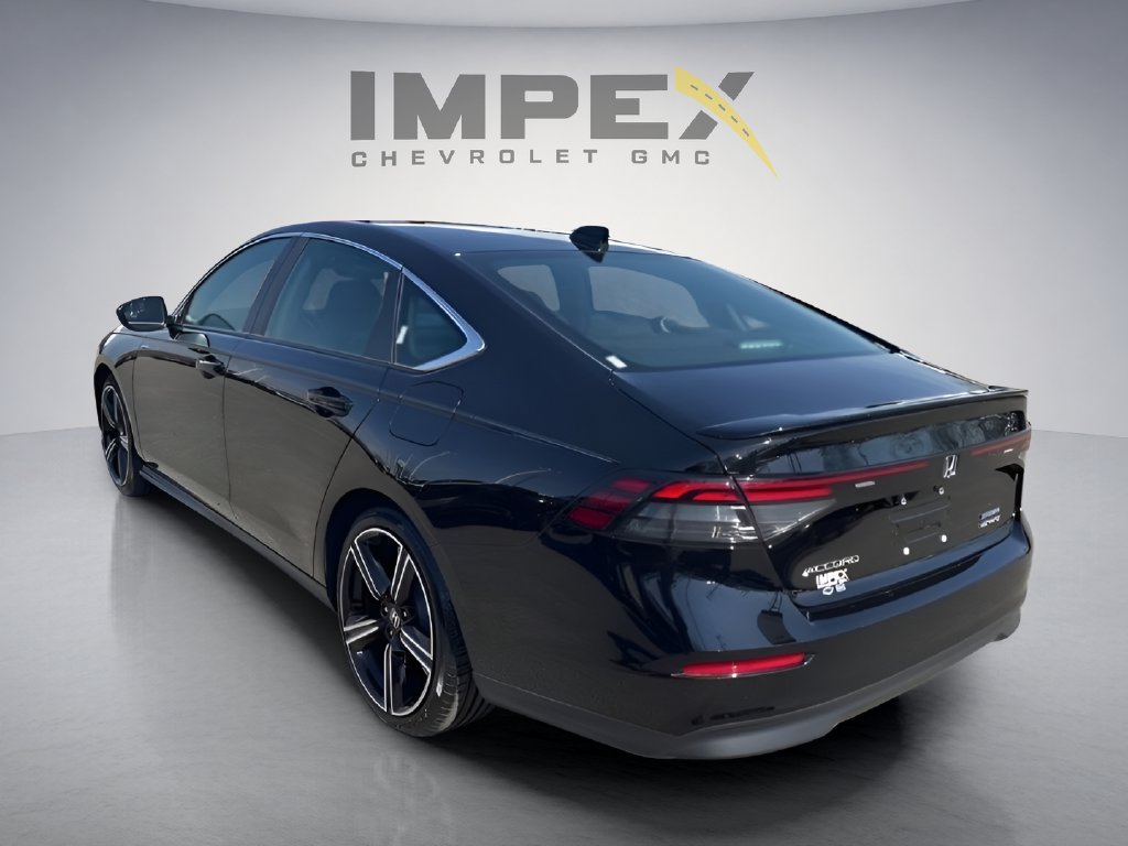 Used 2025 Honda Accord Sport image 3