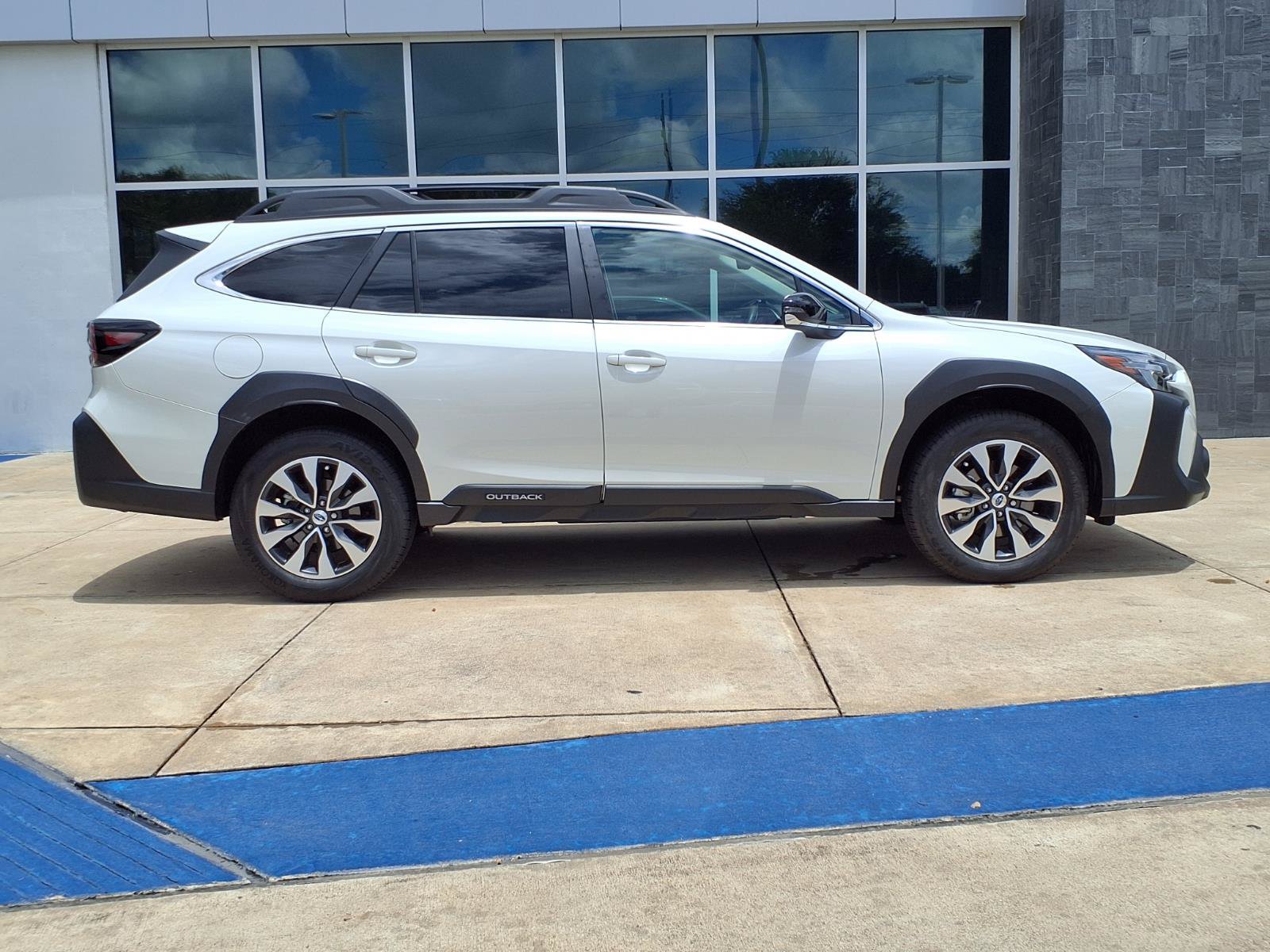 Certified 2025 Subaru Outback Limited XT AWD/4WD image 26