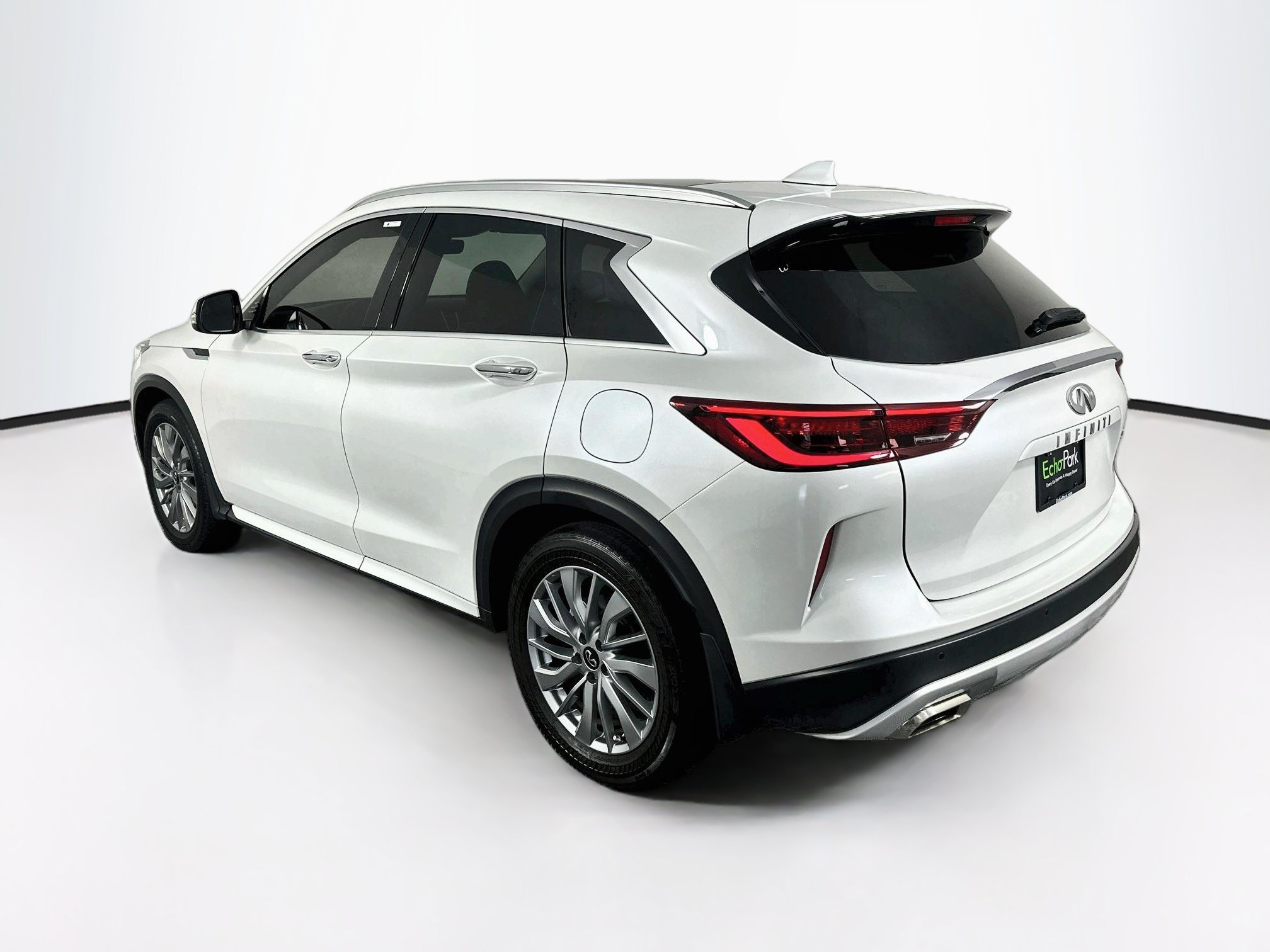 Used 2023 INFINITI QX50 Luxe FWD image 5