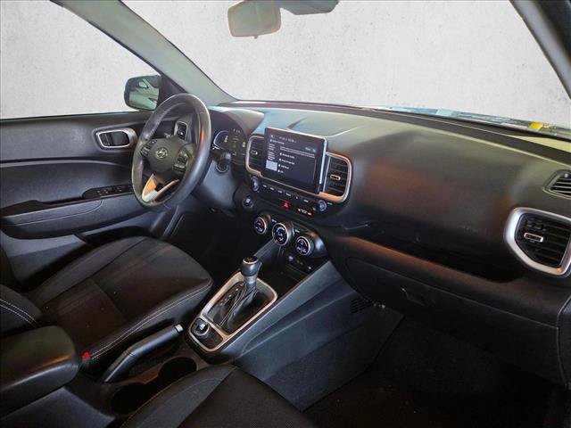 Used 2024 Hyundai Venue SEL FWD image 20