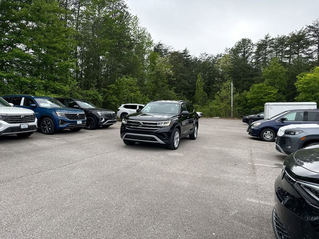 Used 2023 Volkswagen Atlas SE AWD/4WD image 4